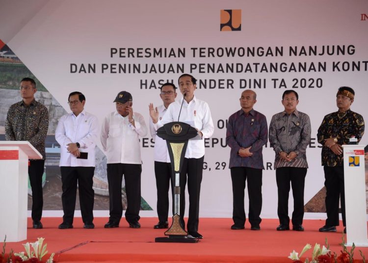 Presiden RI Joko Widodo usai peresmian terowongan Nanjung di Kabupaten Bandung, Jawa Barat, Rabu (29/01). (humas kemensetneg)