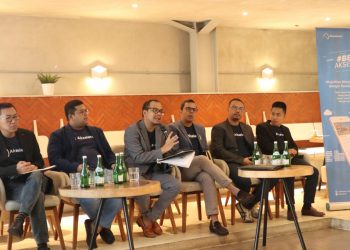 CEO & Co-Founder Akseleran, Ivan Tambunan bersama tim saat konferensi pers Akseleran di Jakarta, Rabu (15/01). (ist)