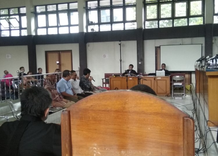 Lima saksi yang dihadirkan dalam persidangan kasus dugaan suap proyek jalan di Kabupaten Muaraenim. Foto: Alwi Alim