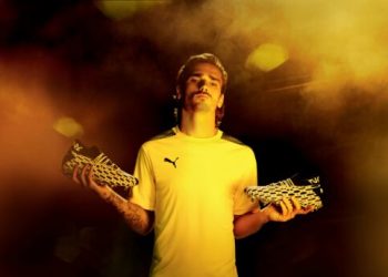 Bintang FC Barcelona menunjukkan koleksi terbaru Puma Future 5.1 Spark Pack. (ist)