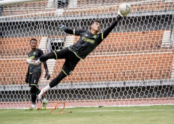 Imam Arief Fadillah saat menjalani latihan di Persebaya Surabaya musim 2019. (instagram)