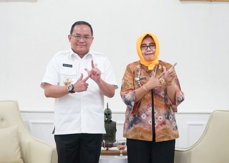 Bupati Muba Dodi Reza Alex menerima Kepala BPS Sumsel Endang Tri Wahyuningsih, Rabu (22/01), yang mensosialisasikan Sensus Penduduk 2020 di wilayah Muba. (humas pemkab muba)