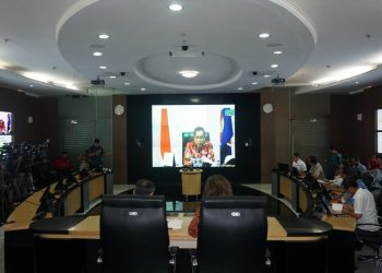 Dubes RI untuk RRT Djauhari Oratmangun menyampaikan laporan mengenai kondisi WNI di RRT, melalui video confrence ke KSP, Selasa (11/2). FOTO : KSP