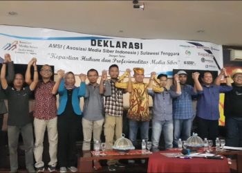 Para anggota AMSI Sulawesi Tenggara pada deklarasi di Hotel Imperial Kendari, Sabtu (15/02). (ist)