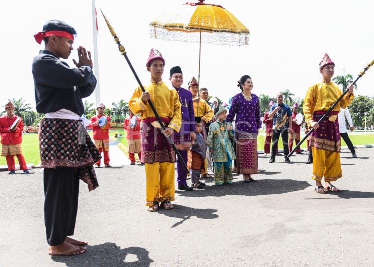 Muhammad Mandala Sultan Persya (Danis) usai arak-arakan. (matakamera/fornews.co/mushaful imam)