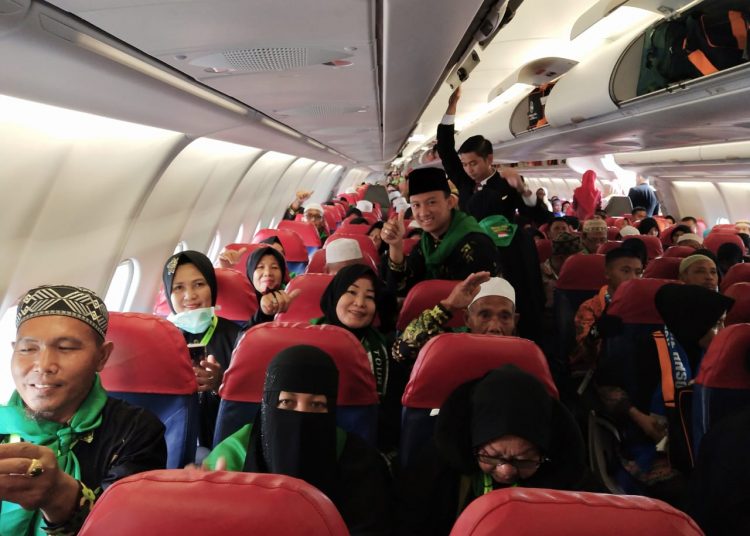 Rombongan jemaah umrah yang diizinkan mendarat di Arab Saudi. Foto: Istimewa
