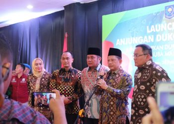 Menteri Dalam Negeri RI Muhammad Tito Karnavian menjawab pertanyaan wartawan usai melaunching mesin Anjungan Dukcapil Mandiri (ADM) di Opproom Pemkab Muba, Jumat (28/02). (humas pemkab muba)