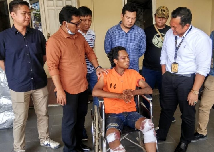 Tersangka, Jemaat Abdul Karim saat ditangkap unit Jatanras Ditreskrimum Polda Sumsel. Foto: Istimewa