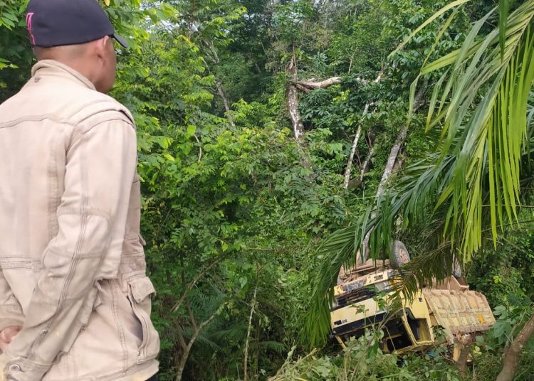 Kondisi truk yang ditumpangi pelajar usai masuk jurang. Foto: Istimewa