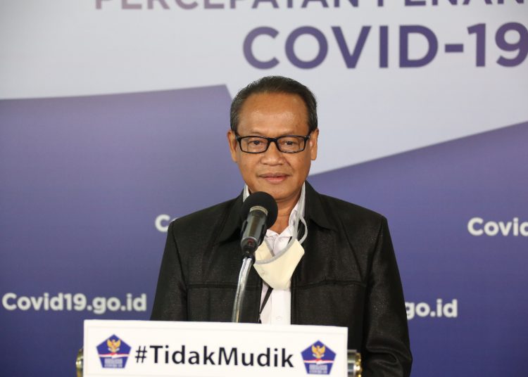 Asisten Deputi Integritas dan Evaluasi Sistem Merit KemenPAN-RB Bambang D Sumarsono dalam keterangannya di Media Center Gugus Tugas Percepatan Penanganan COVID-19, Graha Badan Nasional Penanggulangan Darurat (BNPB), Jakarta, Kamis (30/04). (fornews.co/humas bnpb)