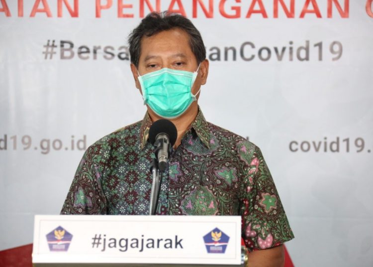 Direktur Jenderal Layanan Kesehatan Kementerian Kesehatan, Bambang Wibowo, dalam sesi jumpa pers di Graha BNPB, Jakarta, Selasa (07/04). (ist)
