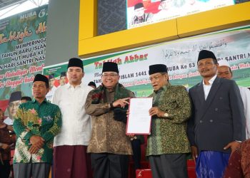 Bupati Muba Dodi Reza Alex dan Wakil Bupati Beni Hernedi menyambut Ketua Umum PB NU Said Aqil Siradj pada peringatan HUT Kabupaten Muba ke-63 dan Hari Santri Nasional, Oktober 2019. (fornews.co/humas pemkab muba)