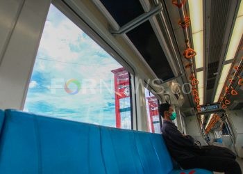 Gerbong LRT Sumsel yang lengang imbas dari pandemi COVID-19. (matakamera/fornews.co/mushaful imam)