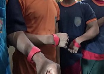 Warga binaan Lapas Klas IIB Sekayu mengenakan gelang tag RFID. (fornews.co/ist)