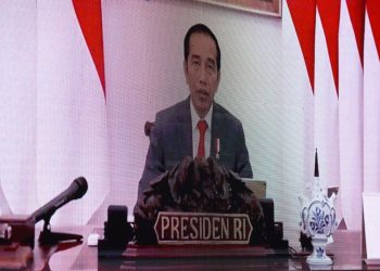 Presiden Jokowi saat berbicara pada Musrenbangnas Tahun 2020 melalui konferensi video dari Istana Merdeka, Provinsi DKI Jakarta, Kamis (30/4). (fornews.co/humas rahmat)