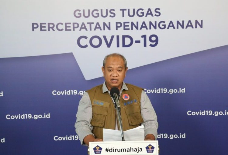 Deputi Bidang Pencegahan BNPB Lilik Kurniawan dalam jumpa pers Gugus Tugas Percepatan Penanganan COVID-19 di Graha Badan Nasional Penanggulangan Bencana (BNPB), Jakarta, Minggu (12/04). (fornews.co/humas bnpb)