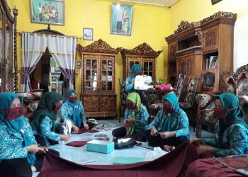 Pembuatan masker oleh PKK Kabupaten OKI. (IST)