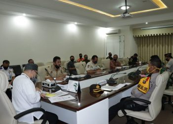 Beberapa instansi terkait yang tergabung dalam Gugus Tugas Percepatan Penanganan COVID-19 Kabupaten Muba melakukan rapat koordinasi pendirian Posko Lebaran tahun 2020, Jumat (08/05). (fornews.co/humas pemkab muba)