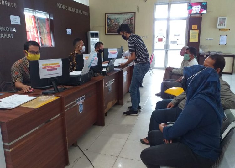 NY saat melapor ke Polrestabes Palembang. Foto: Fornews.co/Rusli