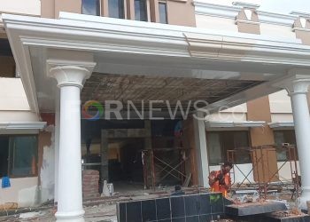 Progres renovasi salah satu hotel di kawasan wisata Danau Teluk Gelam, Kabupaten OKI. (Foto : fornews.co/ rif)