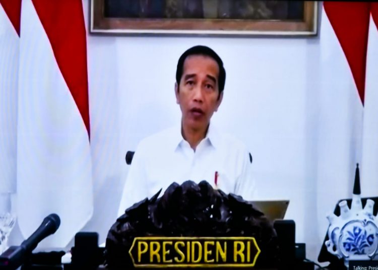 Presiden Jokowi saat memimpin Ratas melalui daring dari Istana Merdeka, Jakarta, Kamis (28/5). (fornews.co/humas/ibrahim)