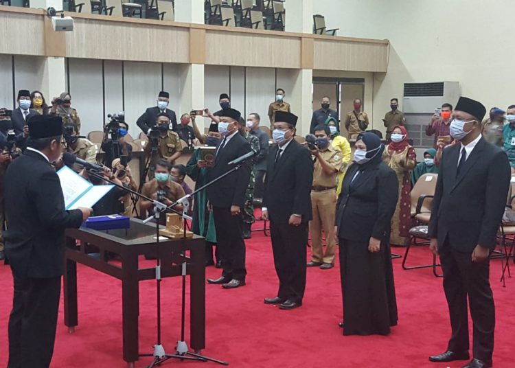 Pelantikan lima anggota KIP yang dilakukan langsung oleh Gubernur Sumsel, Herman Deru di Ruang Bina Praja, Pemprov Sumsel