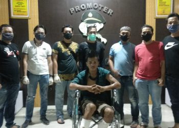 Tersangka Rio saat diamankan oleh tim Tekab 134 Polrestabes Palembang. Foto: Fornews.co/Istimewa
