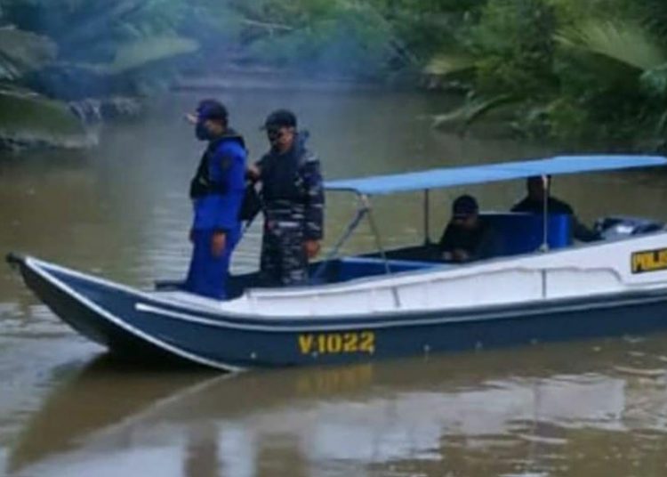 Tim gabungan saat mencari korban. Foto: Istimewa
