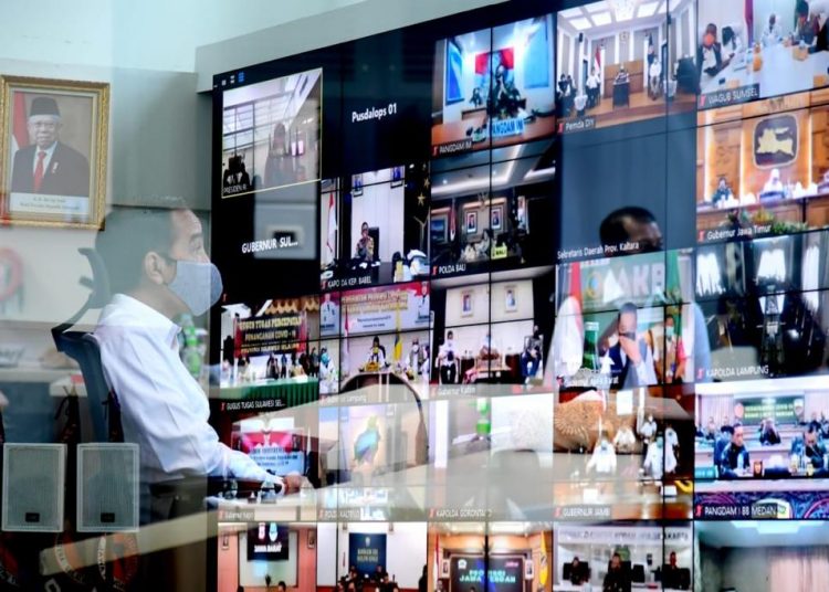 Presiden Jokowi saat melakukan rapat virtual. (IST)
