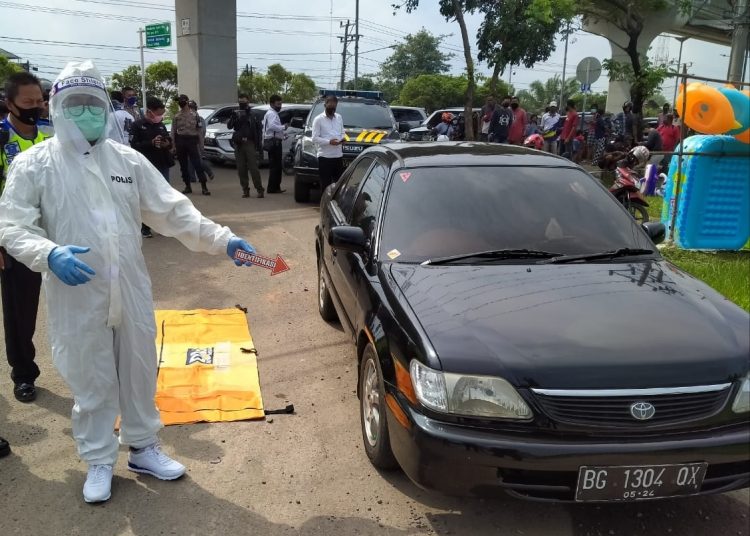 Mobil korban yang terparkir di lokasi kejadian. Foto: Istimewa