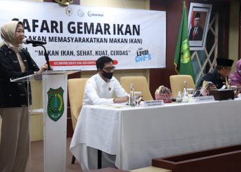 Anggota Komisi IV DPR RI Renny Astuti menyampaikan sambutan pada Safari Gemarikan di auditorium Pemkab Muba, Rabu (22/07). (fornews.co/humas pemkab muba)