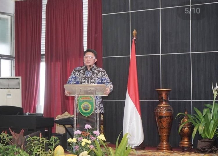 Gubernur Sumsel, Herman Deru saat memberikan intruksi kepada seluruh kepala daerah se Sumsel. Foto: Fornews.co/Istimewa