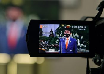 Presiden saat mengikuti acara Peringatan Hari Ulang Tahun (HUT) ke-74 Bhayangkara, Rabu (1/7), di Istana Negara, Provinsi DKI Jakarta. (fornews/ humas/oji)