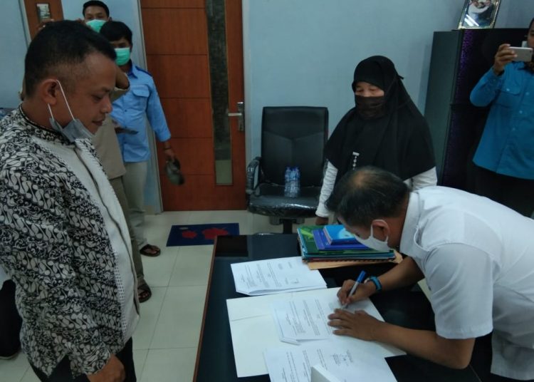 Penandatangan kerjasama dalam pembudidayaan ikan lele dan nila di Muba, Sumsel. Foto: Fornews.co/Istimewa