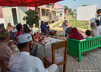 Rapat pengurus Ponpes Tahfidz dan Sekolah Alam Kiai Marogan. Foto: Fornews.co/Istimewa