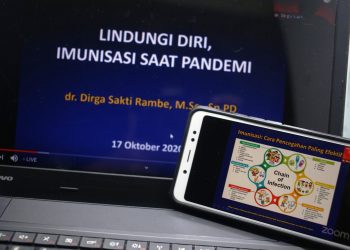Materi yang disampaikan Dokter Spesialis Penyakit Dalam dan Vaksinolog dr Dirga Sakti Rambe dalam forum dialog “Lindungi Diri Saat Pandemi” yang diselenggarakan di Media Center Komite Penanganan COVID-19 dan Pemulihan Ekonomi Nasional (KPCPEN), Sabtu (17/10). (fornews.co/stpc19)