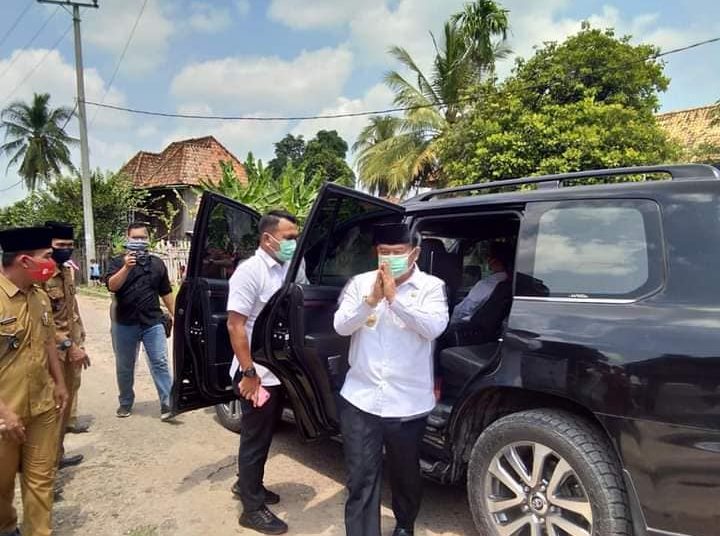 Calon Bupati Ogan Ilir, Ilyas Panji Alam, saat melakukan kunjungan di daeah Ogan Ilir beberapa waktu lalu. (fornews.co/ist)