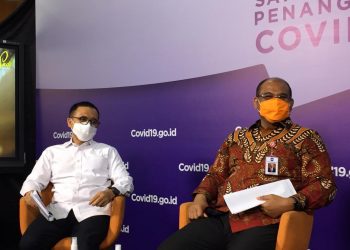Bupati Banyuwangi Abdullah Azwar Anas dan Wakil Ketua Satgas Penanganan Covid-19 Safrizal ZA saat talkshow “Bangkit dari Covid-19: Sinergi Pemerintah Daerah dan UMKM” di Media Center Satgas Penanganan Covid-19 Graha BNPB Jakarta, Senin (26/10). (fornews.co/stpc19)