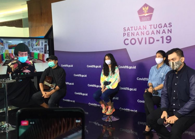 Praktisi Keluarga dan Anak Seto Mulyadi dalam talkshow bertema “Mengajak Anak-anak Bergembira di Masa Pandemi” di Media Center Satuan Tugas Penanganan COVID-19 (Satgas COVID-19) Graha BNPB Jakarta, Minggu (04/10). (fornews.co/stpc19)