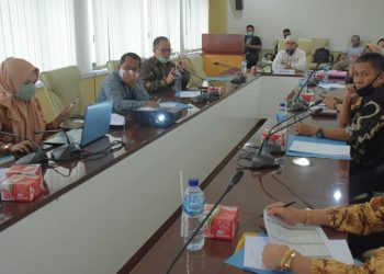 Suasana rapat seleksi dan penetapan pemenang Lomba Keluarga Samawa, Bahagia Sejahtera Tingkat Kabupaten Muba Tahun 2020, di Ruang Rapat Randik Sekretariat Daerah Muba, Jumat (09/10). (fornews.co/humas pemkab muba)