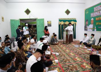 Gubernur Sumsel Herman Deru saat menyampaikan sambutan di Istighosah Kebangsaan Peringatan Hari Santri Nasional tahun 2020 yang diselenggarakan Dewan Pengurus Pusat (DPP) Forpess Sumsel di Sekretariat DPP Forpess, Jalan Kolonel H Burlian Palembang, Senin (26/10). (fornews.co/humas provinsi sumsel)