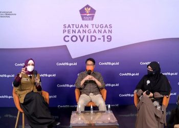 Suasana talkshow “Covid dalam Angka: Aplikasi Monitoring Perubahan Perilaku” di Media Center Satgas Penanganan Covid-19 Graha BNPB Jakarta, Kamis (29/10). (fornews.co/stpc19)