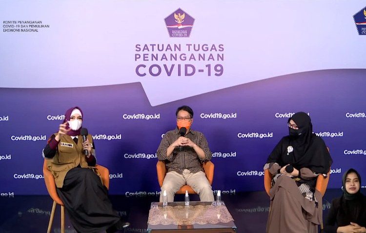 Suasana talkshow “Covid dalam Angka: Aplikasi Monitoring Perubahan Perilaku” di Media Center Satgas Penanganan Covid-19 Graha BNPB Jakarta, Kamis (29/10). (fornews.co/stpc19)