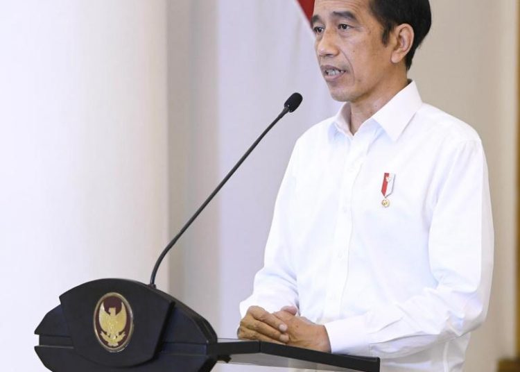 Presiden Joko Widodo saat memberikan keterangan pers terkait UU Cipta Kerja di Istana Kepresidenan Bogor, Jawa Barat, Jumat (09/10). (fornews.co/bpmi setpres/lukas)
