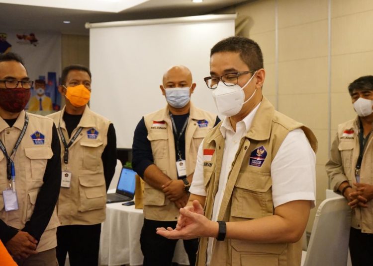 Ketua Bidang Koordinasi Relawan Satuan Tugas Penanganan COVID-19 (Satgas COVID-19) Andre Rahadian saat memberikan keterangan pers, Kamis (19/11). (fornews.co/stpc19)