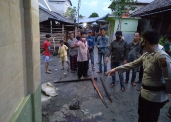 Polisi saat melakukan olah TKP di Desa Sungai Ceper, Kabupaten Ogan Komering Ilir. (IST)