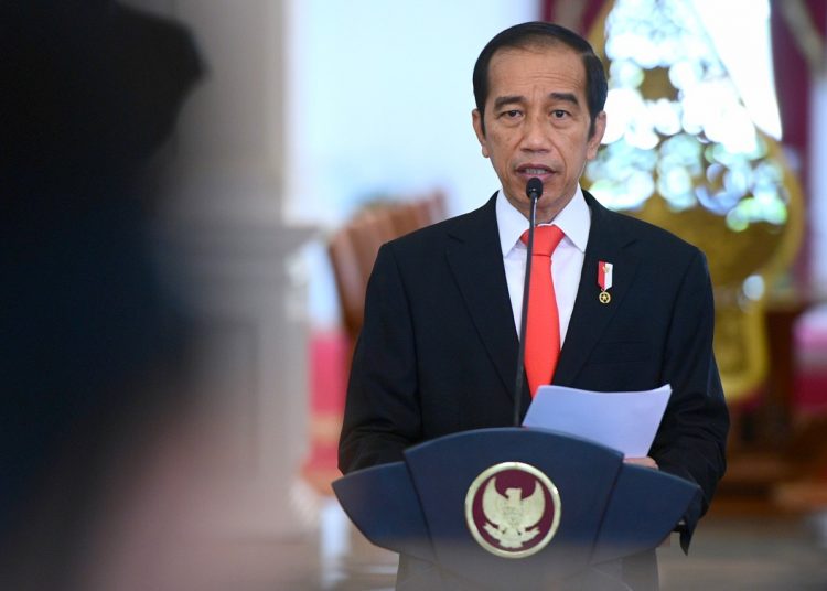 Presiden Joko Widodo saat membuka Rapat Kerja Nasional (Rakernas) dan Pertemuan Ilmiah Tahunan Ikatan Apoteker Indonesia secara daring, Kamis (05/11). (fornews.co/bpmi setpres/muchlis jr)