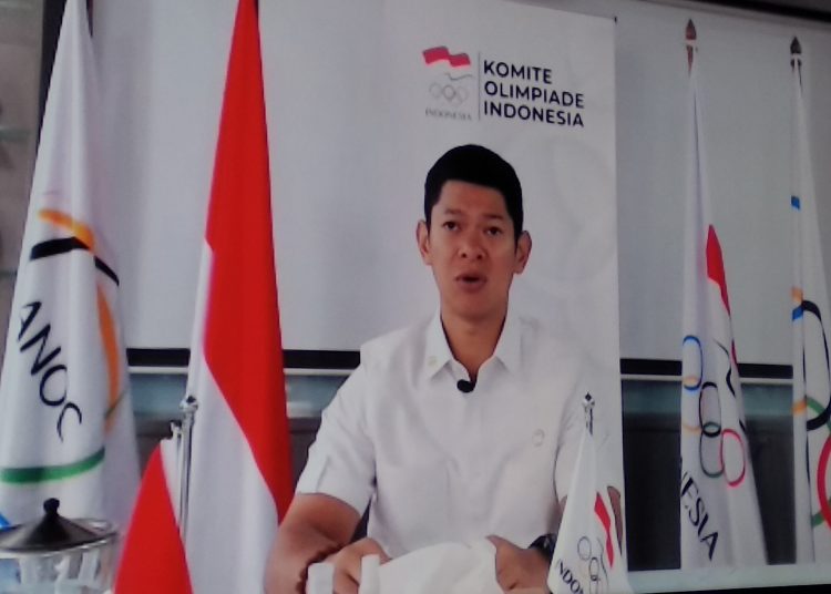 Ketua Umum (KOI) Raja Sapta Oktohari saat menyampaikan keterangan pers usai mengikuti Ratas mengenai Rencana Pencalonan Indonesia Menjadi Tuan Rumah Olimpiade Tahun 2032, Rabu (4/11). (fornews.co/foto: Humas/Fitri)