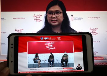 Penasihat Menkomarinvest Monica Nirmala, bersama Managing Director, IPSOS Indonesia Soeprapto Tan, menjadi pembicara dalam Dialog Produktif bertema Optimisme Masyarakat Terhadap 3T (Tracing, Testing, Treatment) di Jakarta, Kamis (12/11). (fornews.co/kpc pen)