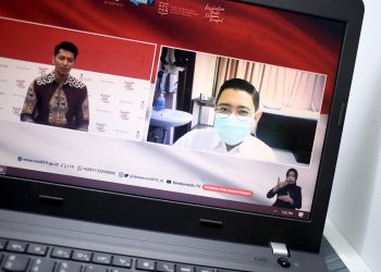 Vaksinolog dr Dirga Sakti Rambe memberikan keterangan mengenai vaksin COVID-19 dalam Dialog Produktif bertema Setelah Vaksin Datang, Apa yang Perlu Disiapkan? yang diselenggarakan KPCPEN di Jakarta, Senin (30/11). (fornews.co/kpcpen)